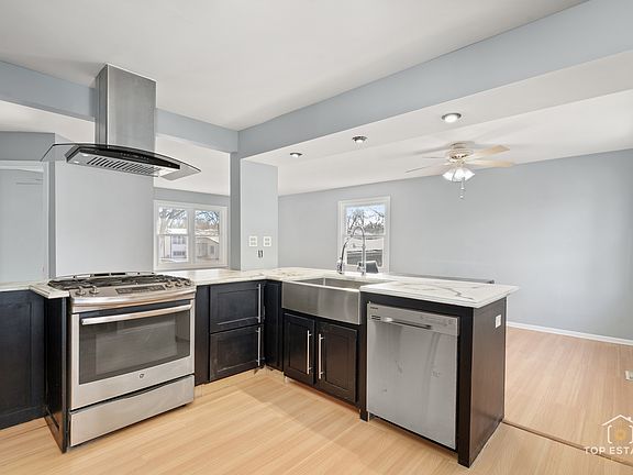 5th image of 38 Clover Dr