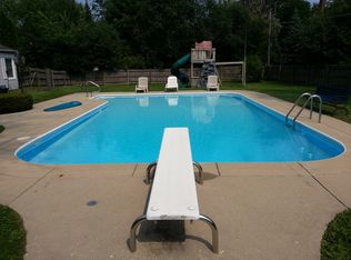 1945 Maplewood Rd, Northbrook, IL 60062