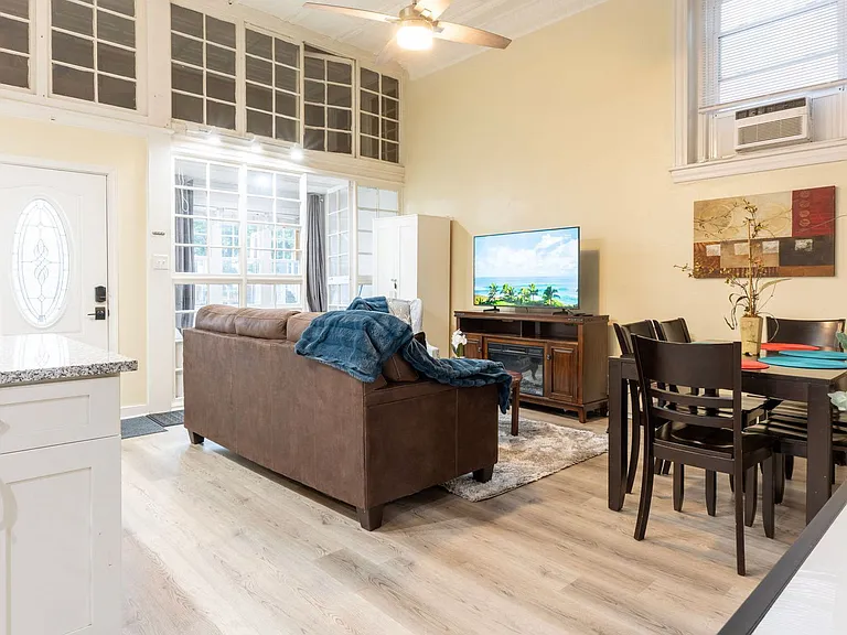 1601 W Cary St #1 — Photo 5