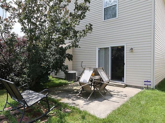 3rd image of 457 Hennepin Dr