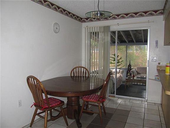 5th image of 2331 Margaret St