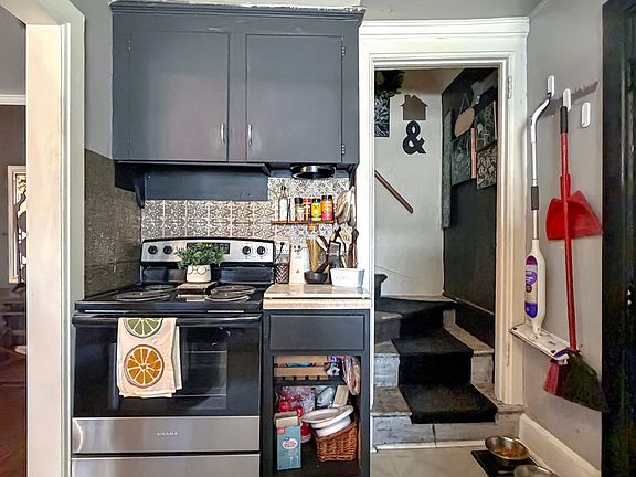 5th image of 428 W Chestnut St