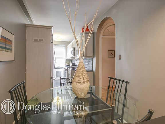 4th image of 90 Schenck Ave APT 1N