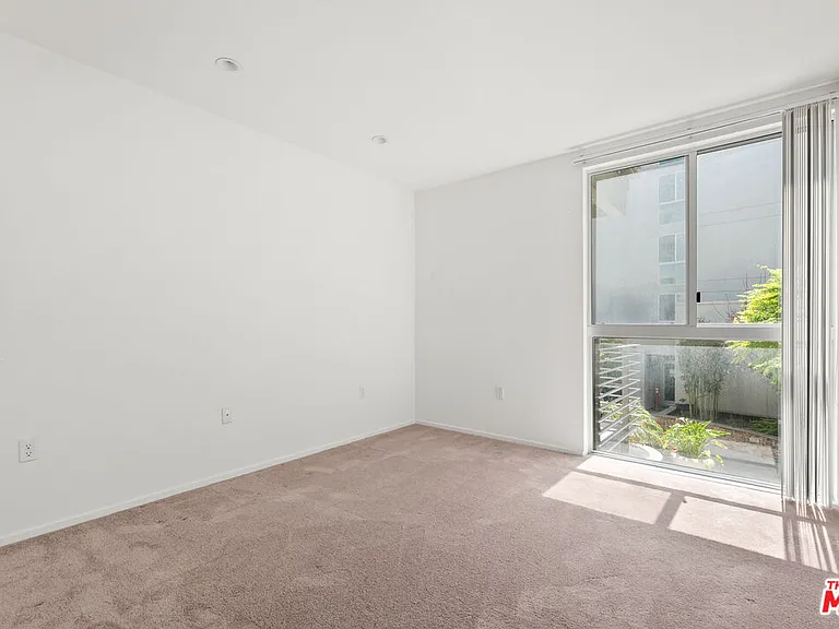 267 S San Pedro St #211 — Photo 27