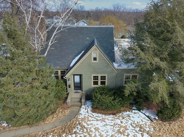 1816 Tremont St, Cedar Falls, IA 50613