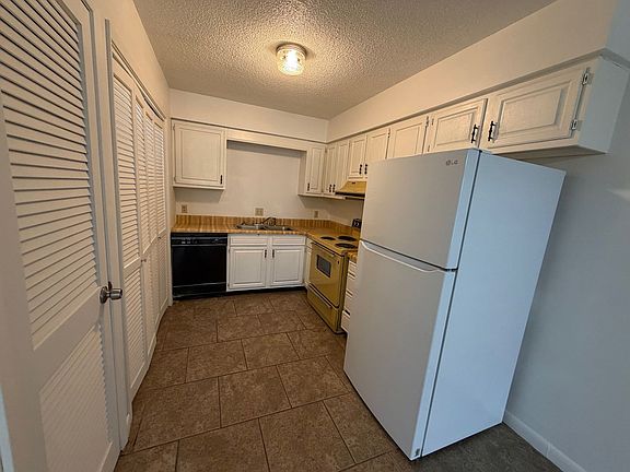 3rd image of 3001 Hodges St #2