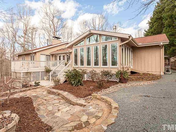 2nd image of 121 Basswood Ct