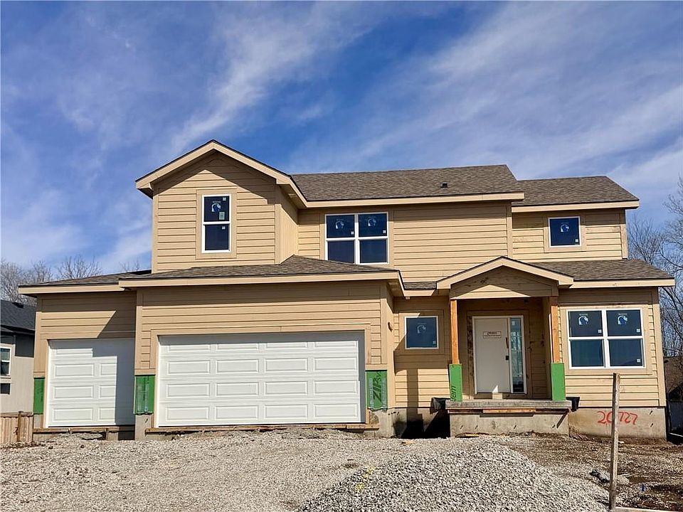 1st image of 20727 Emerald St