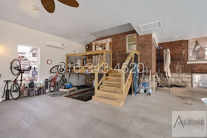 2924 Harrison St — Photo 16