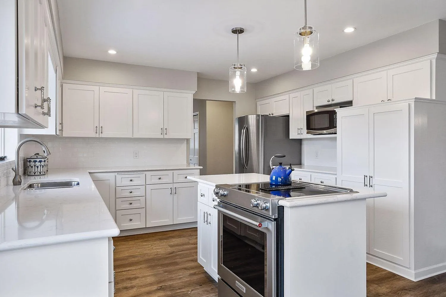 4 bed, 4600 sqft, $4,995 — Photo 3