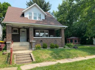 650 W Pleasant St, Freeport, IL 61032