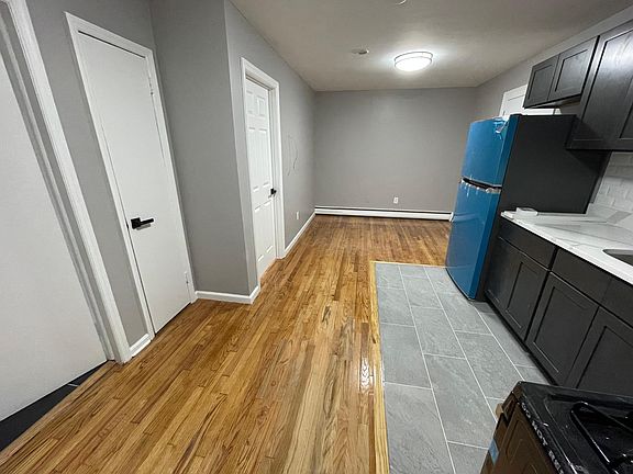 4th image of 437 Elmora Ave APT 22
