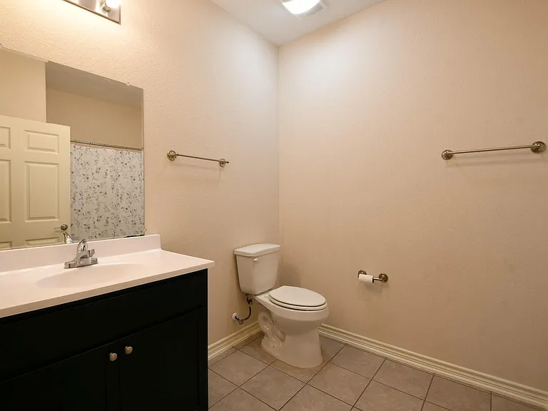 5817 Gaston St — Photo 21