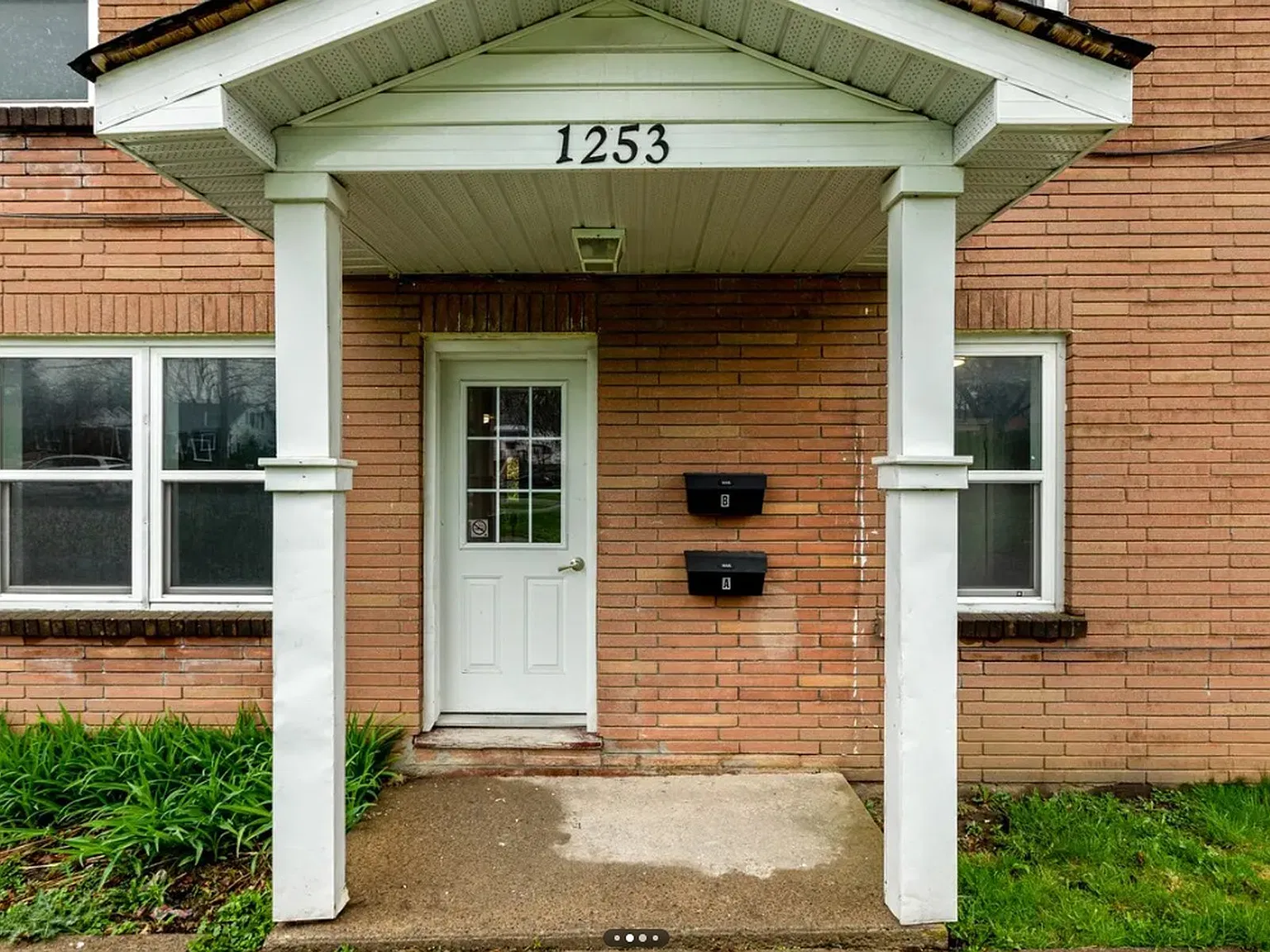 1253 Clonsilla Avenue Peterborough — Photo 4
