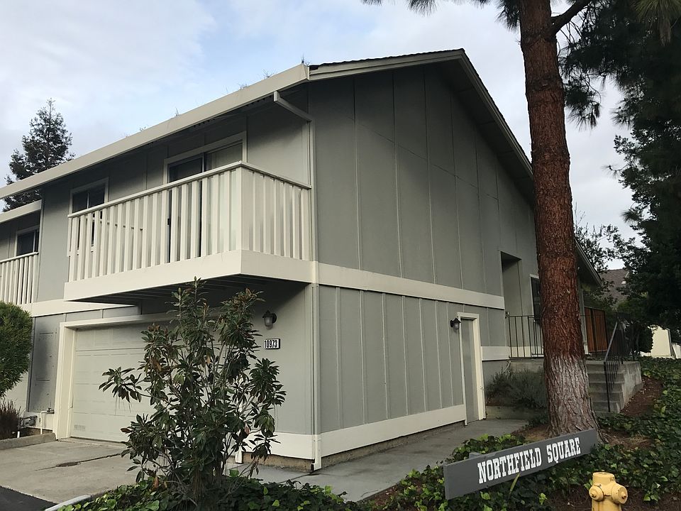 Quiet end unit townhouse