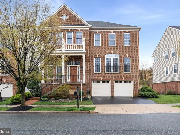 11128 Potomac Oaks Dr, Rockville, MD 20850