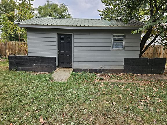 5th image of 292 S Oak Avenue