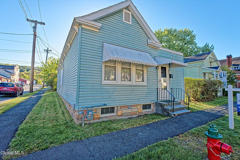 3rd image of 630 4th Avenue