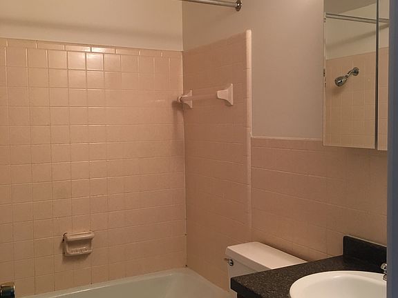 4th image of 401 E Willard Ave #7