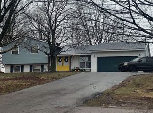 3076 Indian Lakes Rd, Cedar Springs, MI 49319