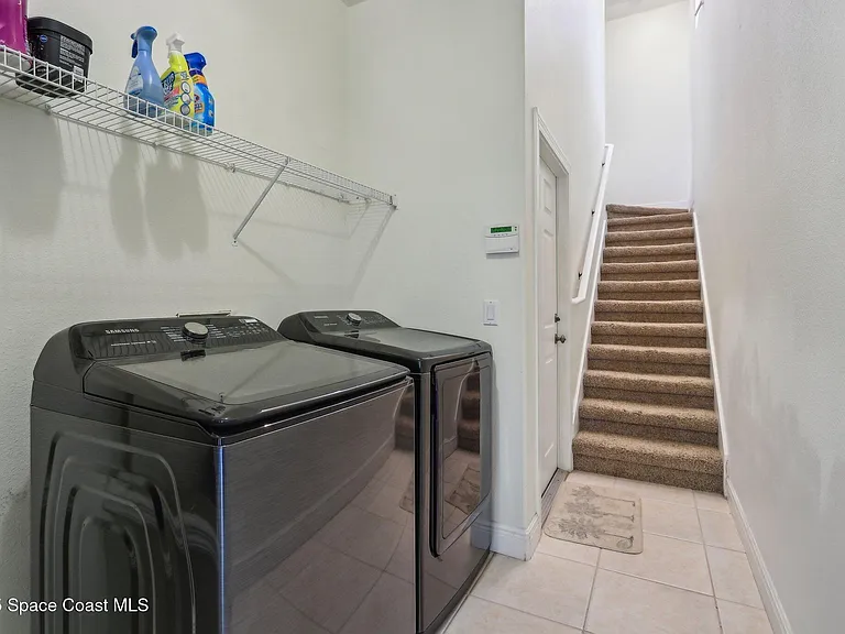929 Hialeah St — Photo 34