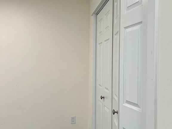 4th image of 15920 86th Ave E #2