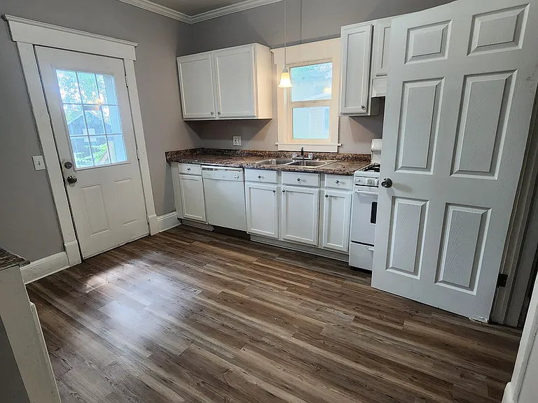 710 Prospect Ave SW — Photo 5