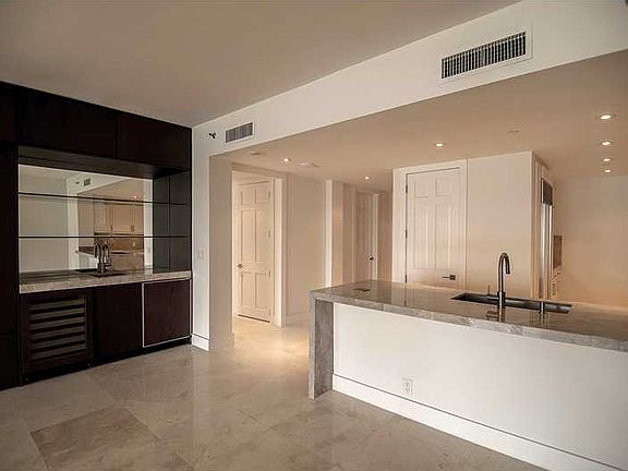 4th image of 5222 Fisher Island Dr #5222