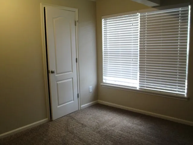 714 Dove Creek Cir — Photo 24
