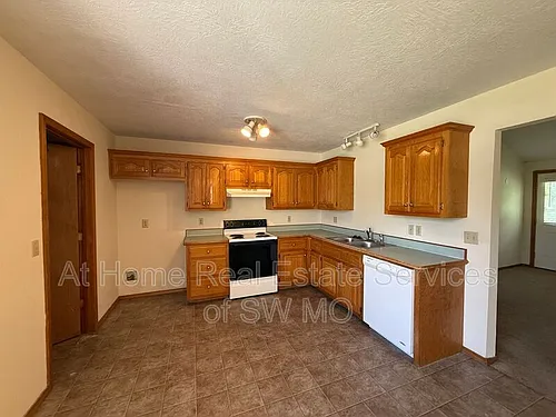 4215 W Madison St Photo 1