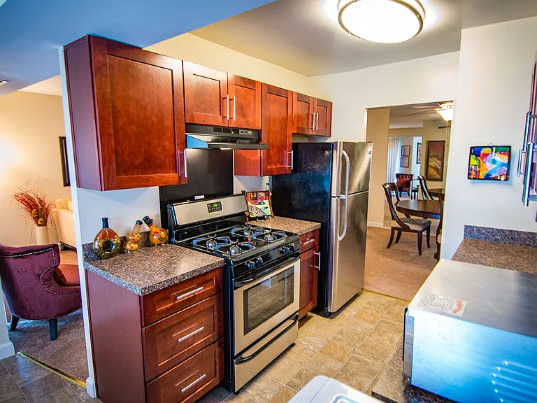 Oakton Park Apartments — Photo 40