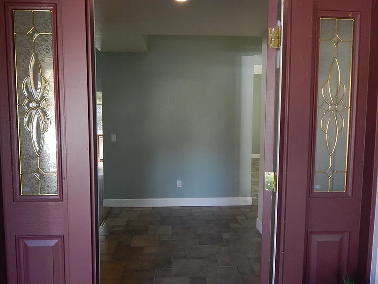 1209 Evans Ct — Photo 3
