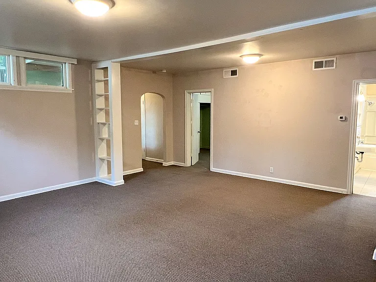 515 W Harrison Street — Photo 8