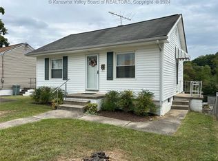 966 Elliot St, Saint Albans, WV 25177