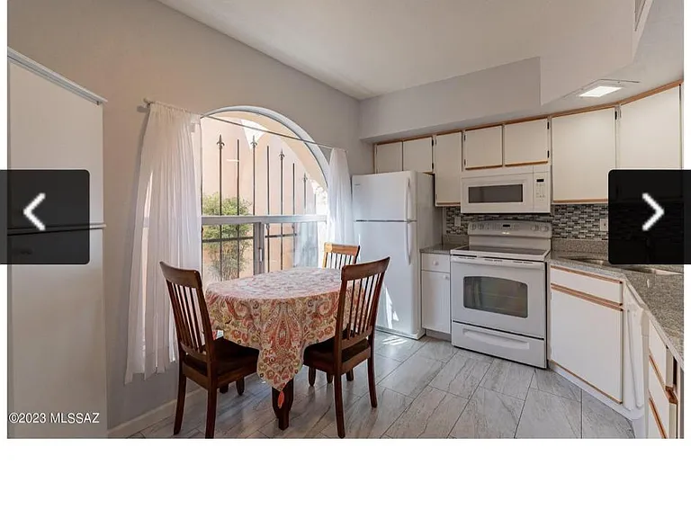 1040 S Calle De La Temporada — Photo 16