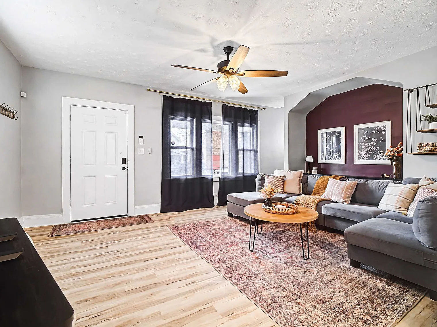 3 bed, 2.0 bath, 1732 sqft, $3,143 — Photo 1