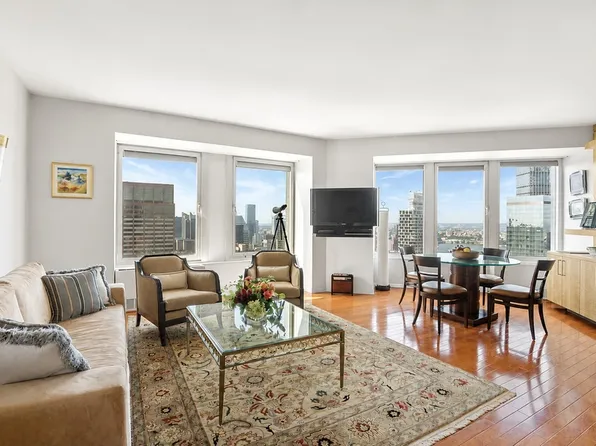 150 W 50th St #6105, New York, NY 10019