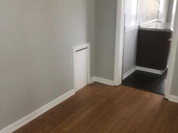 5th image of 2194 W Mound St