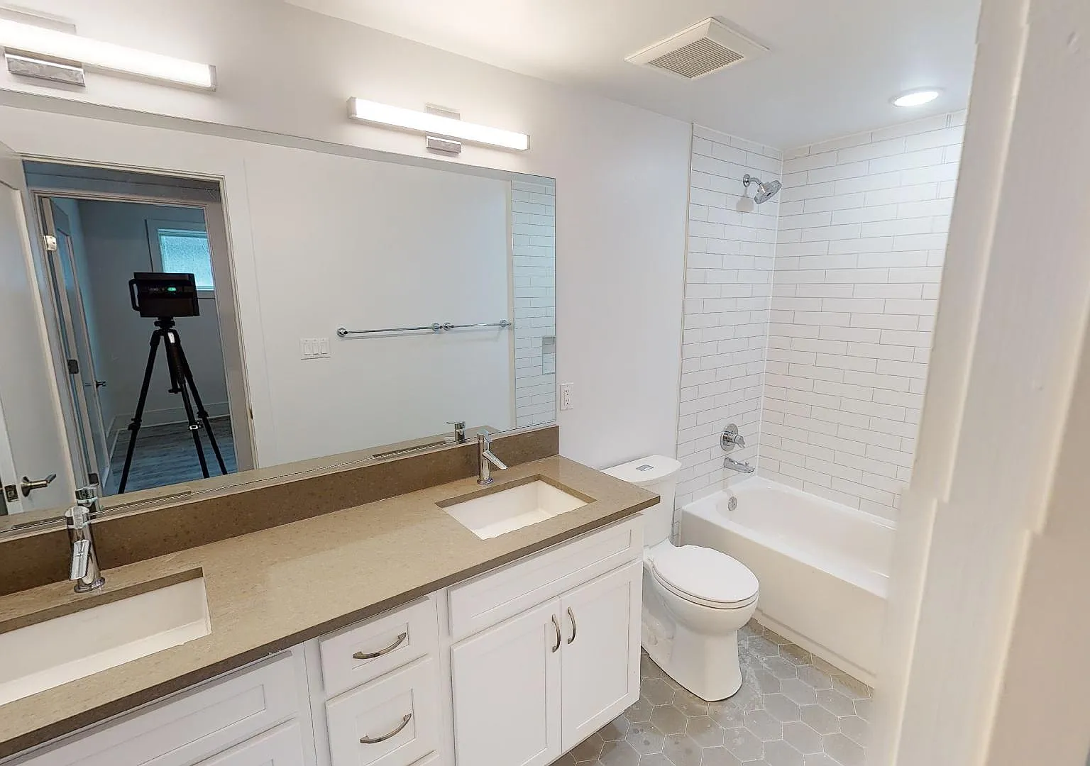 1 bed, 700 sqft, $1,747 — Photo 2
