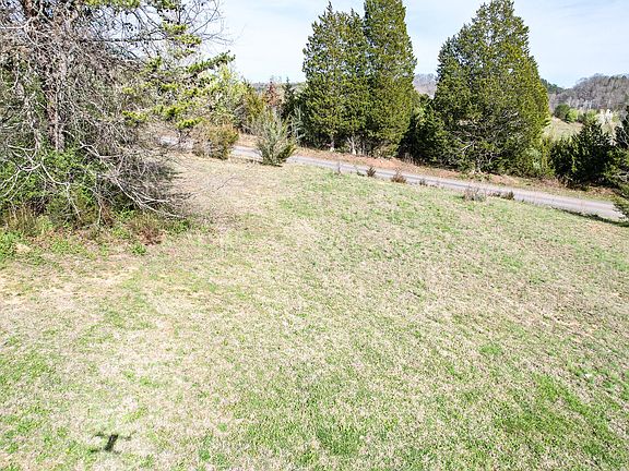 5th image of 254 Moore Dr