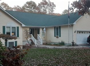 9 Ramblewood Rd, Ridge, NY 11961