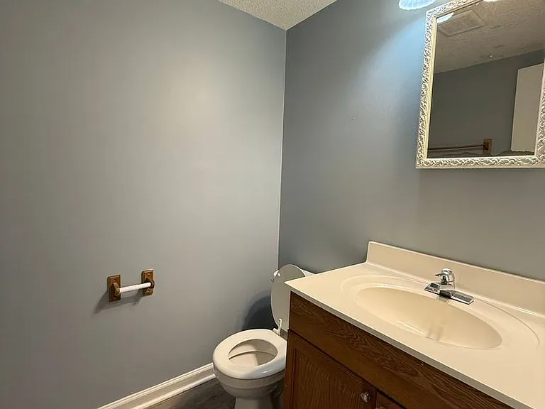 141 King George Ct — Photo 4