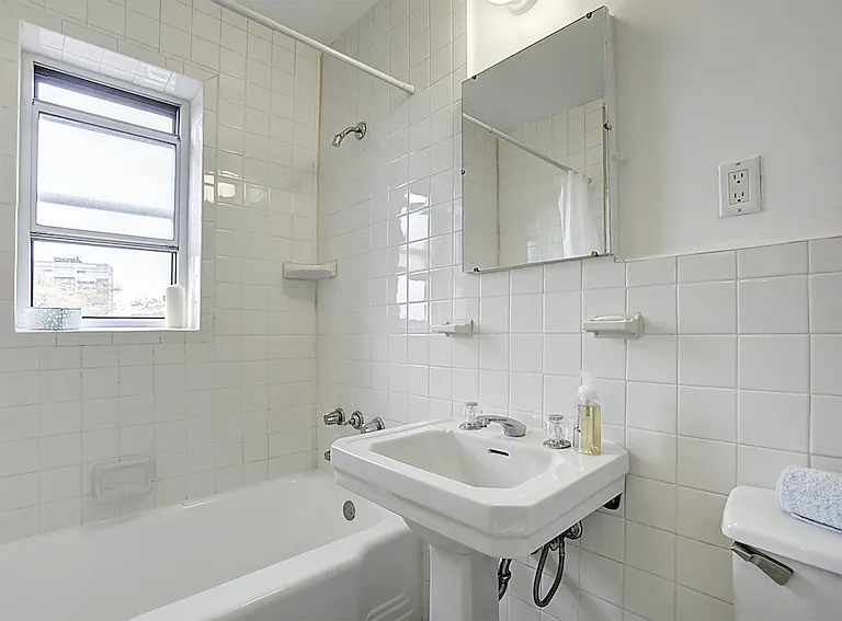9 Crown Hill Pl — Photo 8