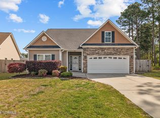 322 Inverness Dr, Hubert, NC 28539
