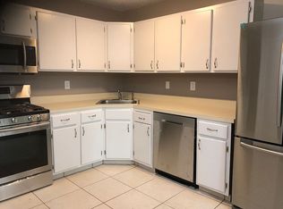 24 Tulip Ln, Freehold, NJ 07728