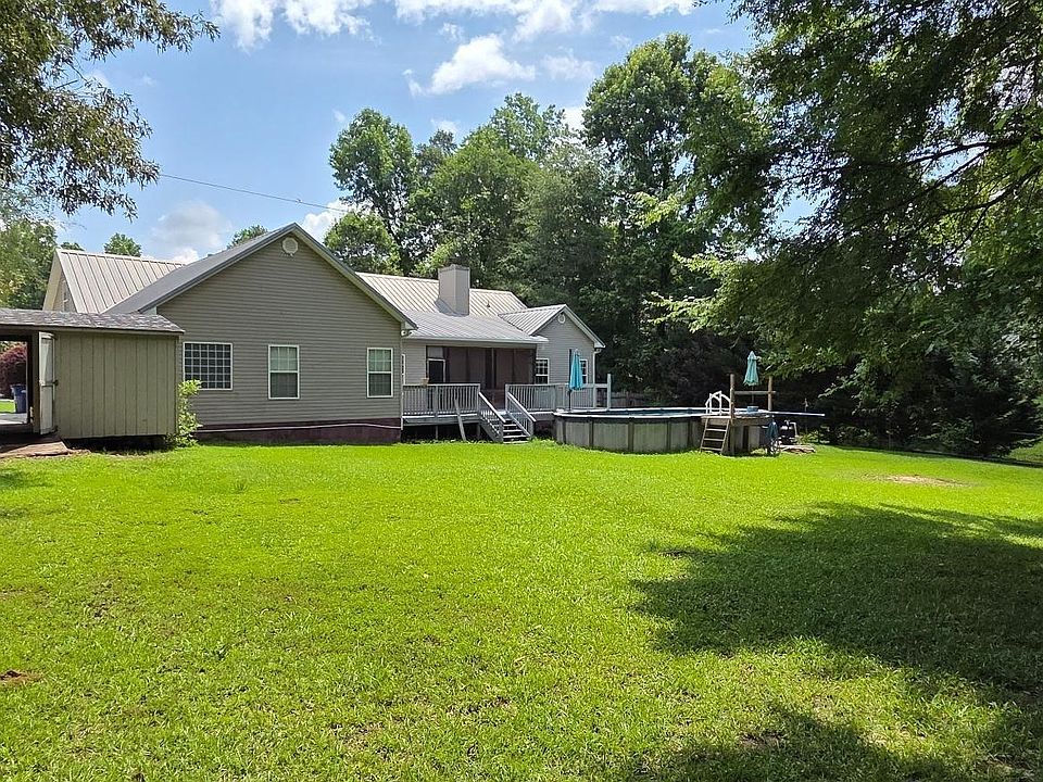 2nd image of 195 Lakeview Cir