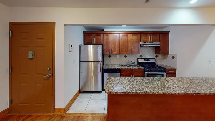 Rented by Metro Garden Realty NYC | media 32