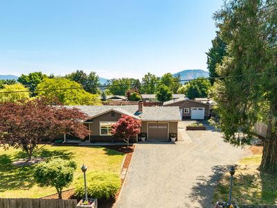 1891 Regina Way, Grants Pass, OR, 97527