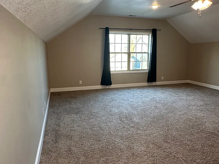 1124 Eagles View Dr — Photo 33
