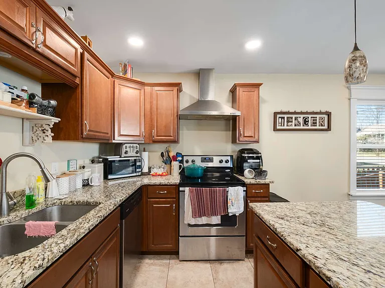1004 Cahal Ave — Photo 8